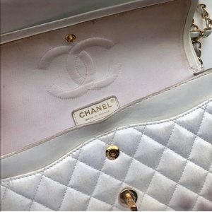 Chanel patent leather medium classic
